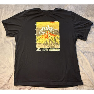 Nike Men’s Heat Map Volcano Graphic Tee Black Mountain Coordinates T Shirt XL